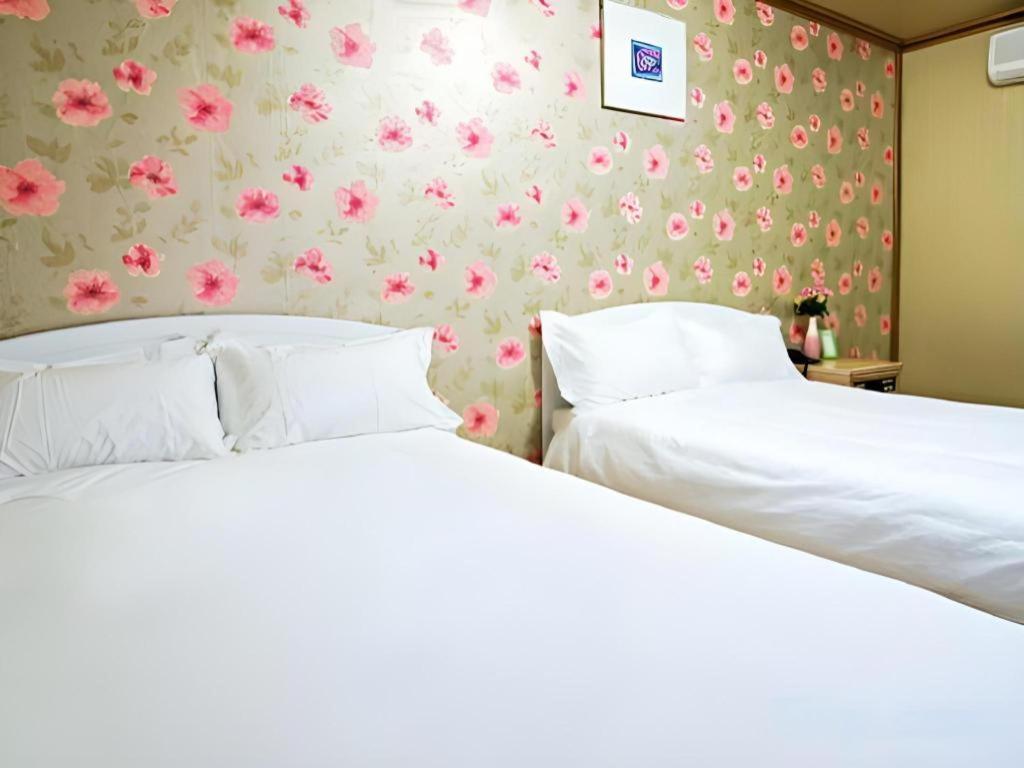 Emerald Hotel Jeju Exterior photo