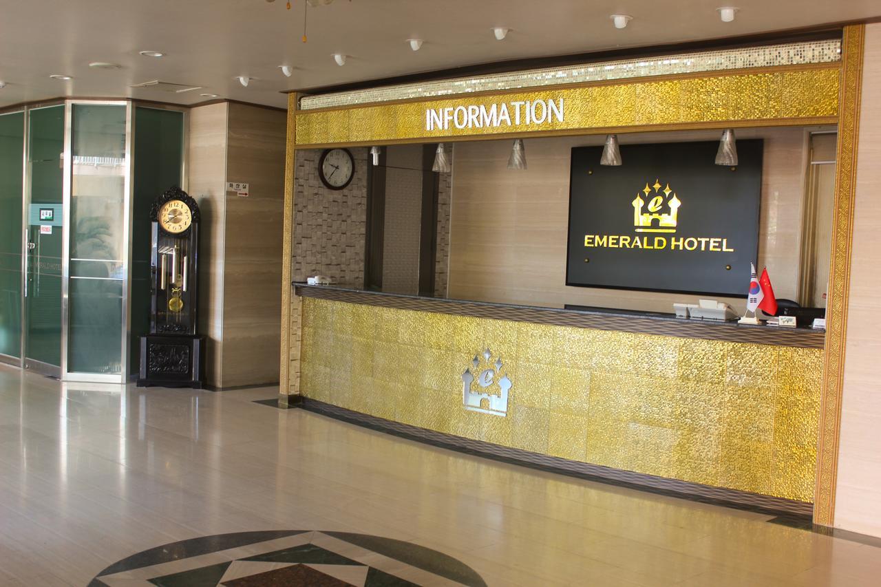 Emerald Hotel Jeju Exterior photo