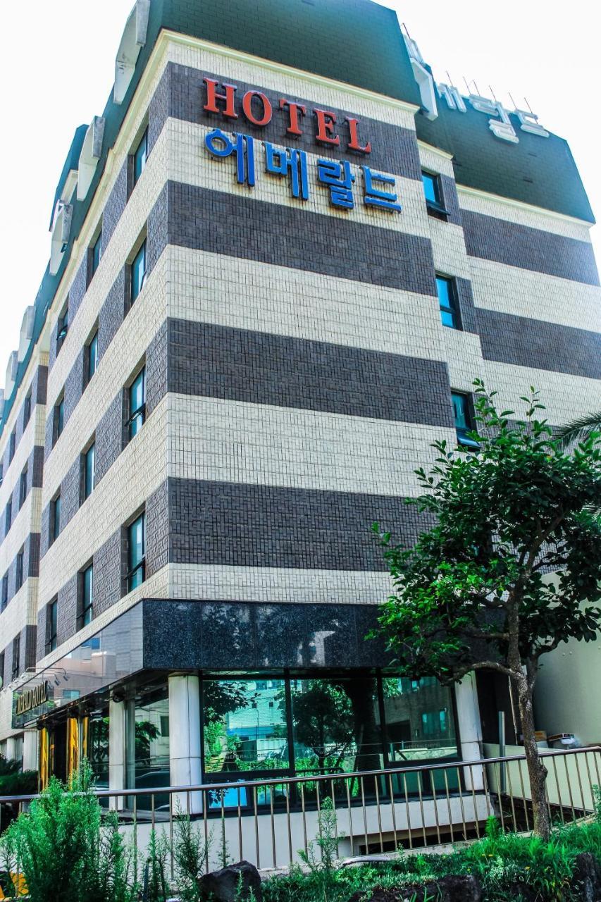 Emerald Hotel Jeju Exterior photo