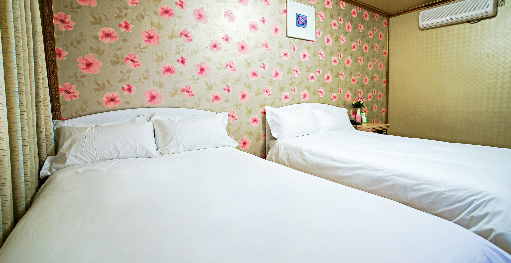 Emerald Hotel Jeju Exterior photo