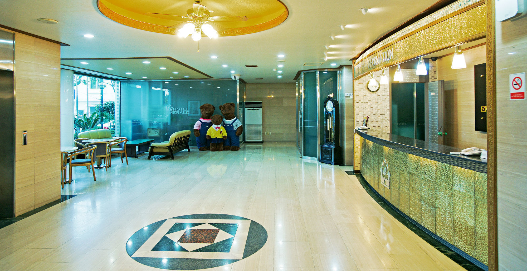Emerald Hotel Jeju Exterior photo