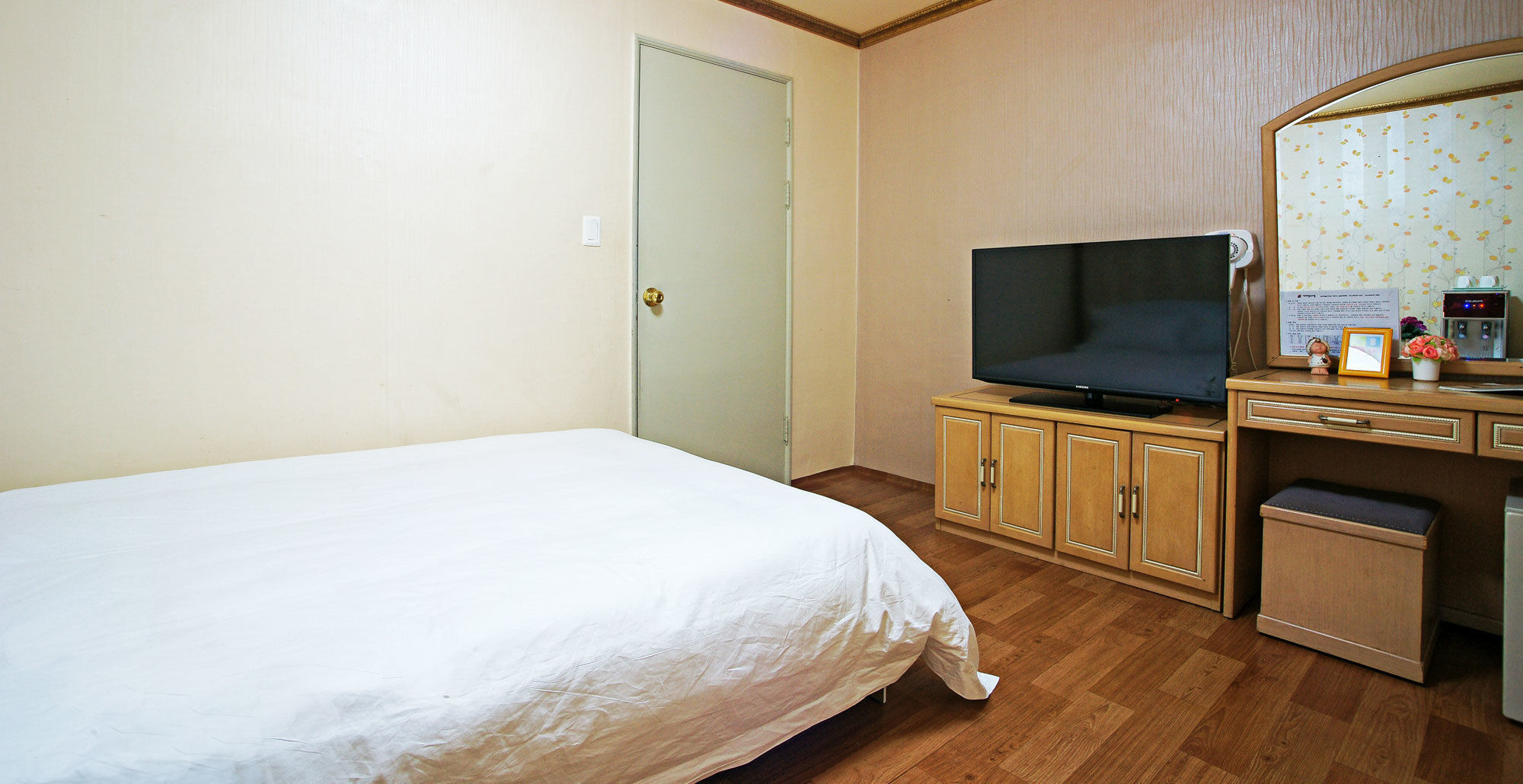 Emerald Hotel Jeju Exterior photo